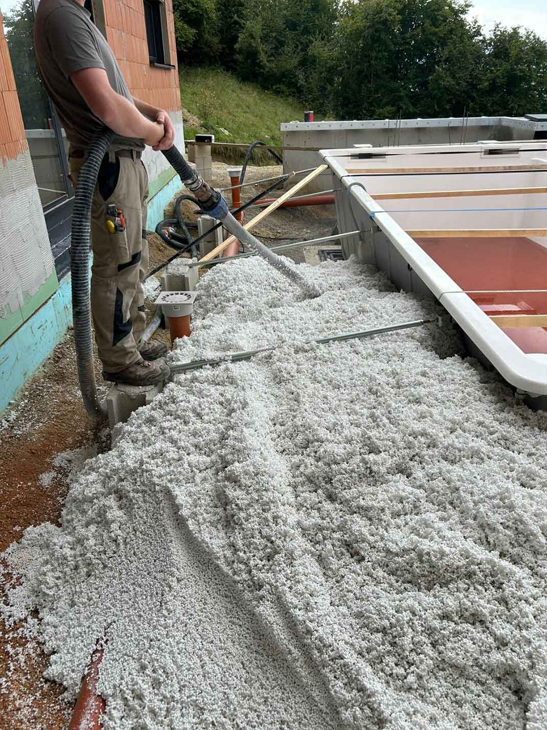Poolhinterfüllung